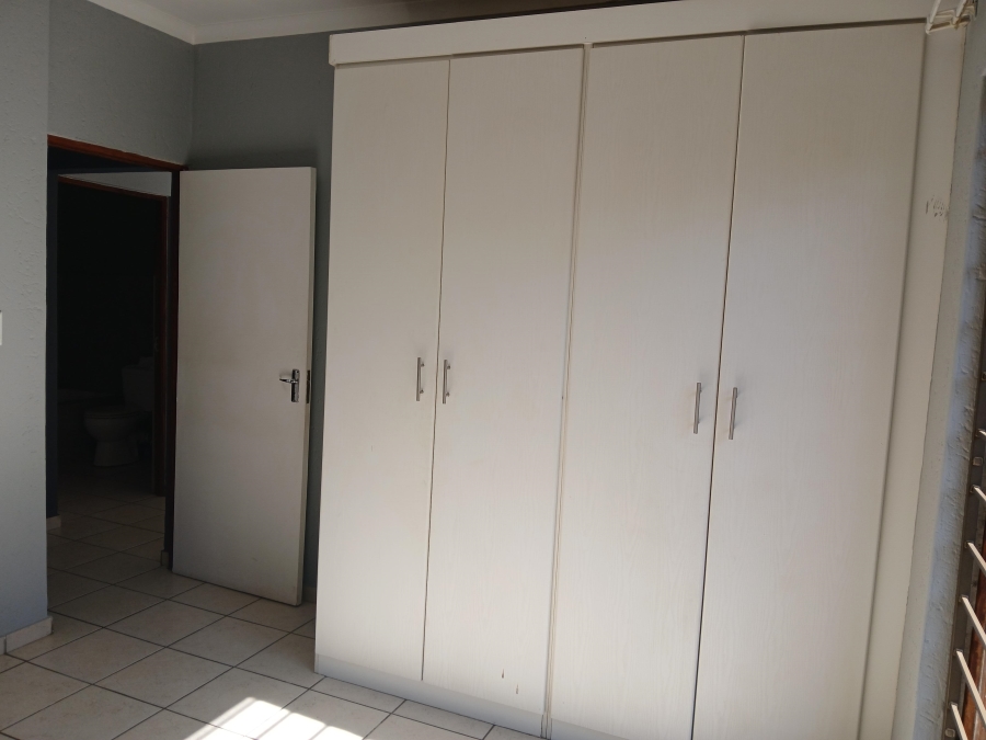 To Let 2 Bedroom Property for Rent in North Riding AH Gauteng