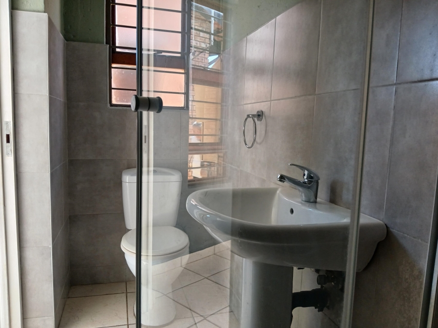 To Let 2 Bedroom Property for Rent in North Riding AH Gauteng