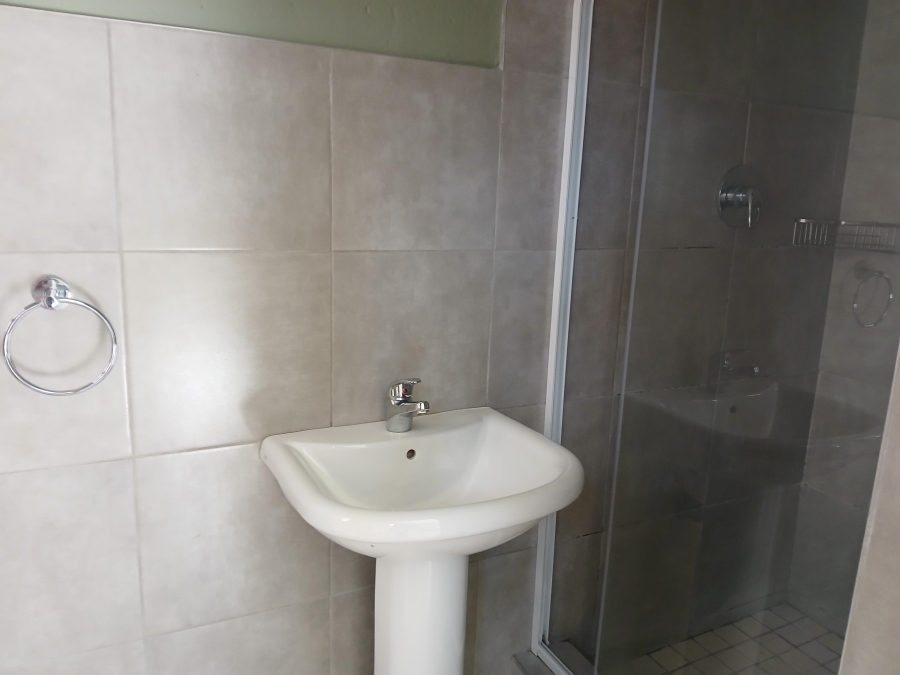 To Let 2 Bedroom Property for Rent in North Riding AH Gauteng