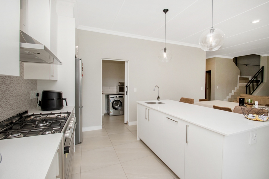 To Let 3 Bedroom Property for Rent in Lonehill Gauteng