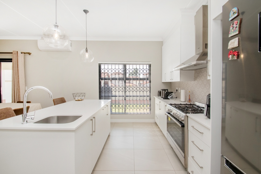 To Let 3 Bedroom Property for Rent in Lonehill Gauteng