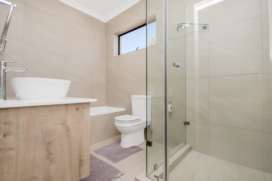To Let 3 Bedroom Property for Rent in Lonehill Gauteng