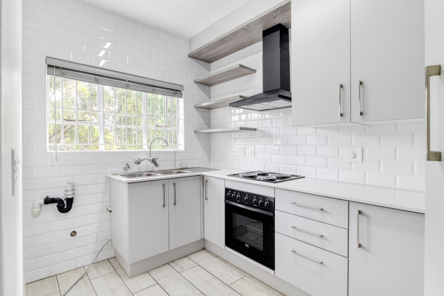 To Let 2 Bedroom Property for Rent in Linden Gauteng
