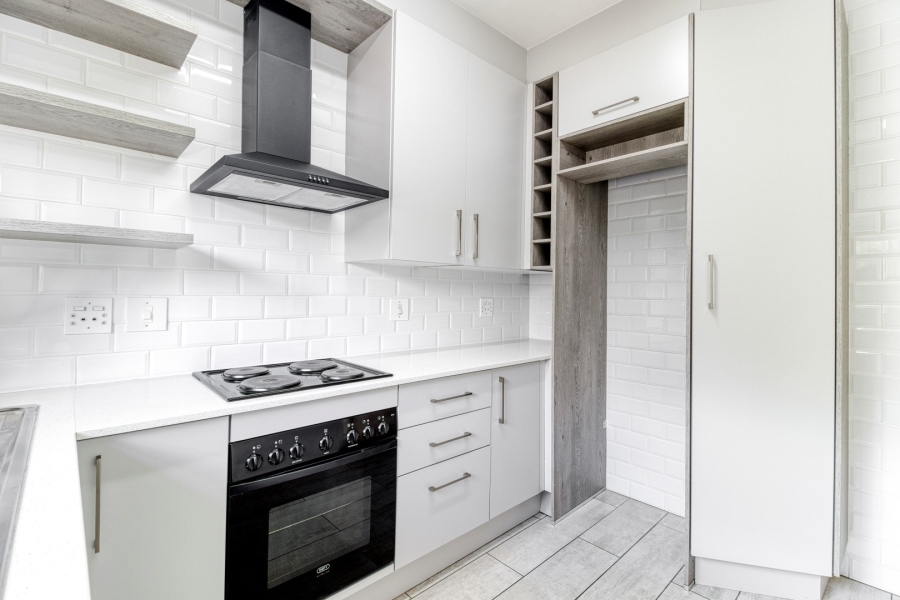 To Let 2 Bedroom Property for Rent in Linden Gauteng