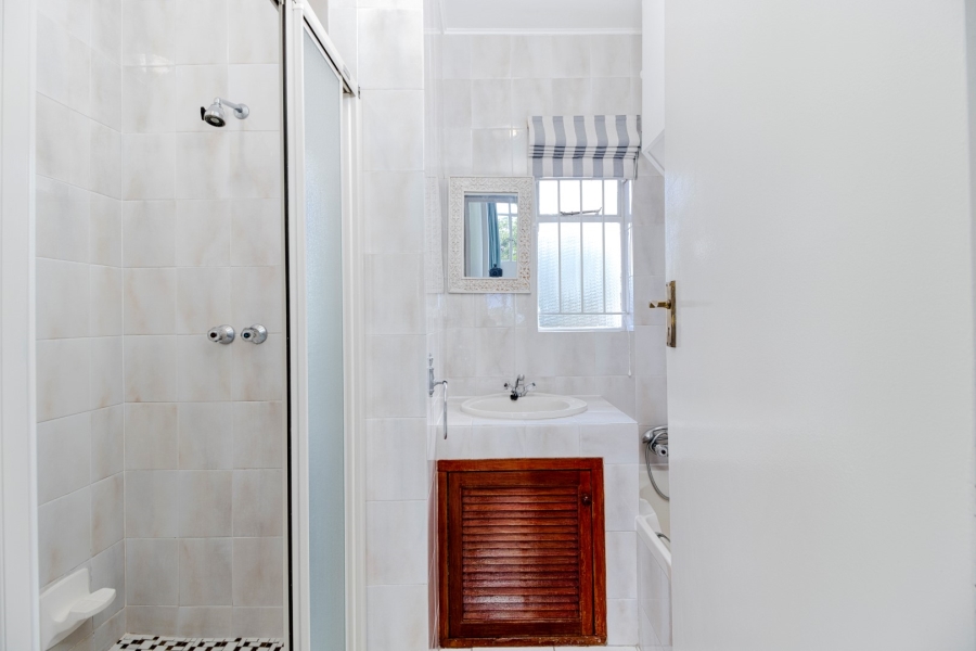 To Let 2 Bedroom Property for Rent in Linden Gauteng