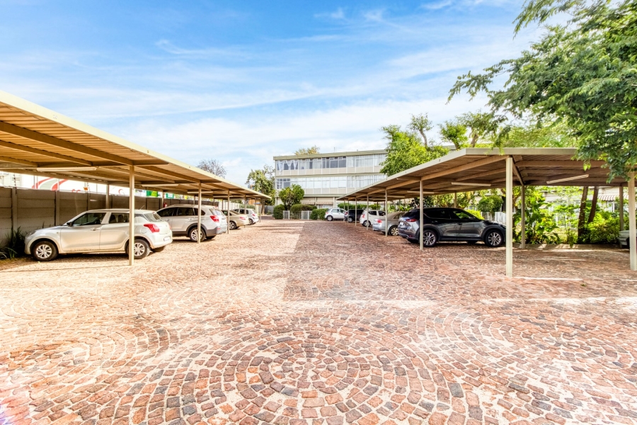 To Let 2 Bedroom Property for Rent in Linden Gauteng