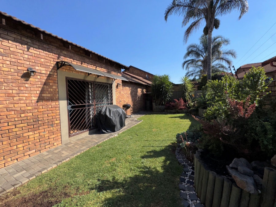 To Let 3 Bedroom Property for Rent in Wilgeheuwel Gauteng