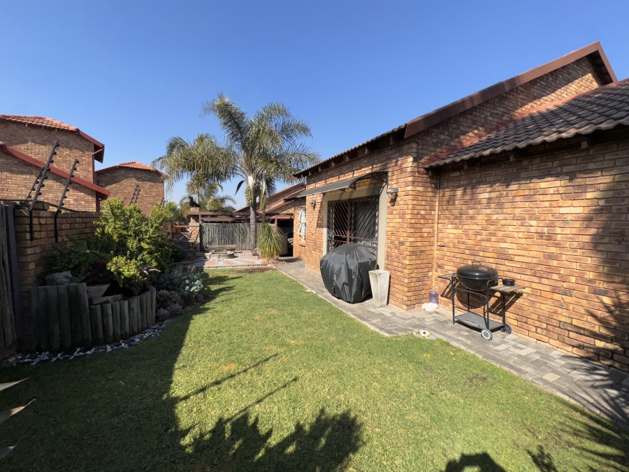 To Let 3 Bedroom Property for Rent in Wilgeheuwel Gauteng