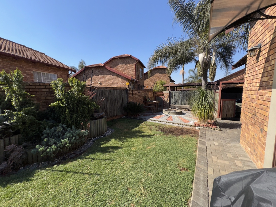 To Let 3 Bedroom Property for Rent in Wilgeheuwel Gauteng