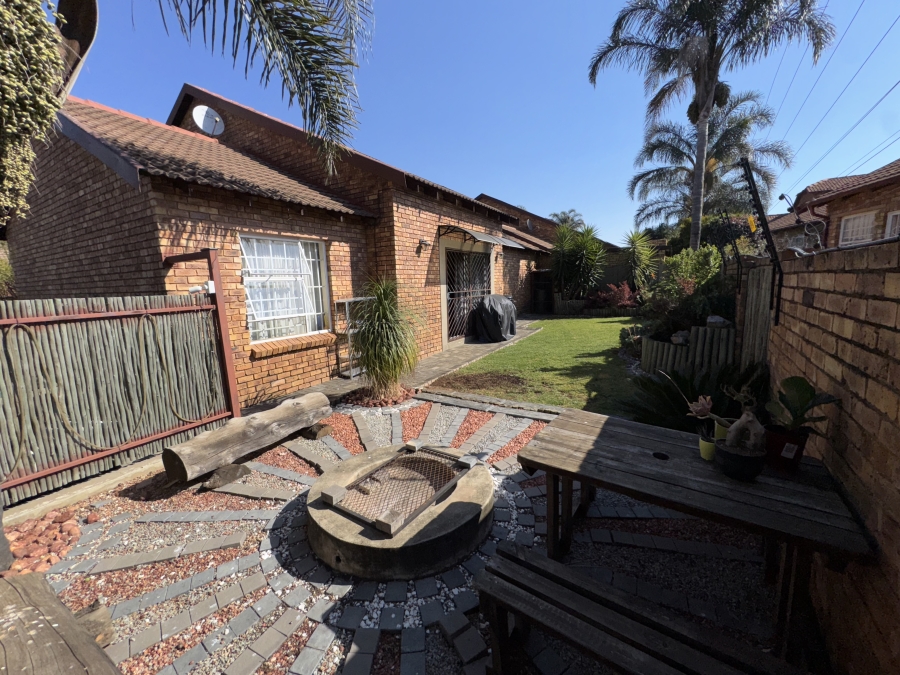 To Let 3 Bedroom Property for Rent in Wilgeheuwel Gauteng