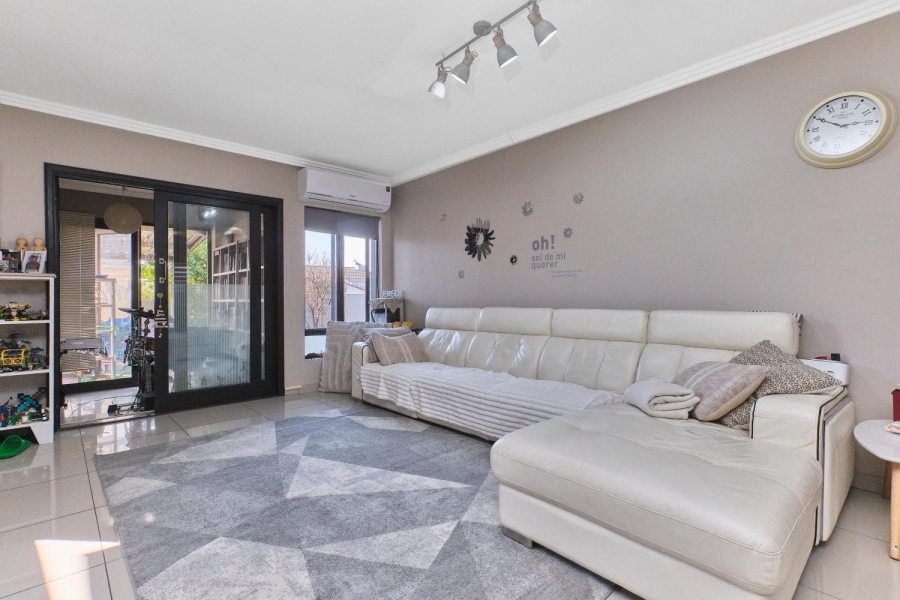 3 Bedroom Property for Sale in Barbeque Downs Gauteng