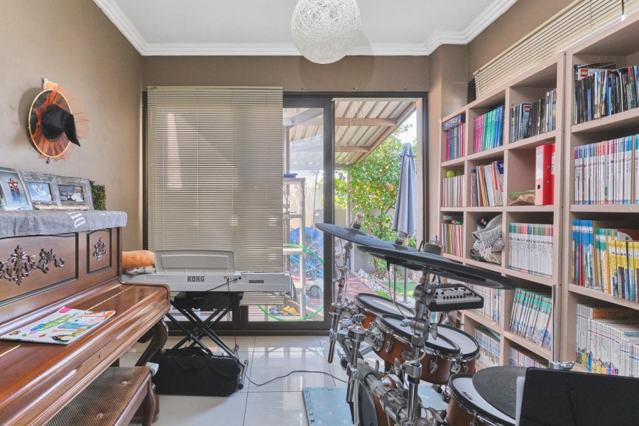 3 Bedroom Property for Sale in Barbeque Downs Gauteng