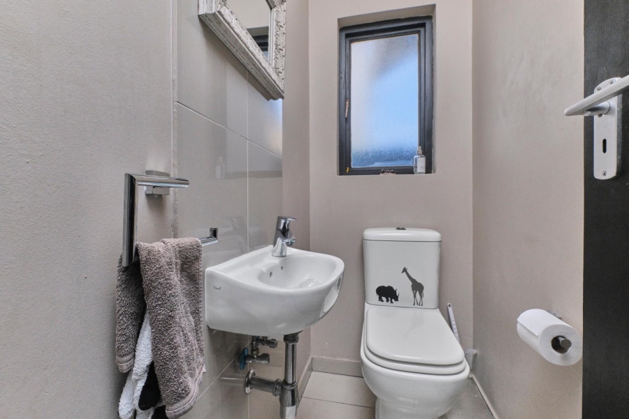 3 Bedroom Property for Sale in Barbeque Downs Gauteng