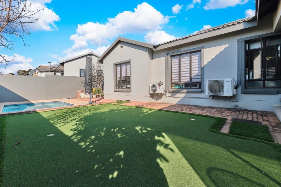 3 Bedroom Property for Sale in Barbeque Downs Gauteng