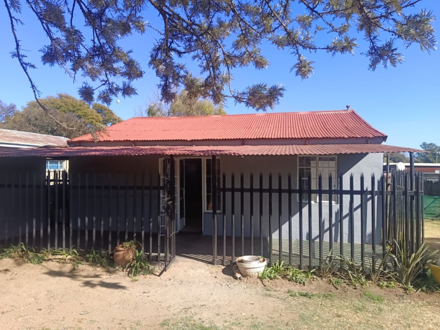 To Let 2 Bedroom Property for Rent in Loumarina A H Gauteng