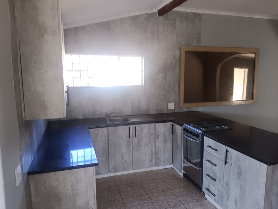 To Let 2 Bedroom Property for Rent in Loumarina A H Gauteng