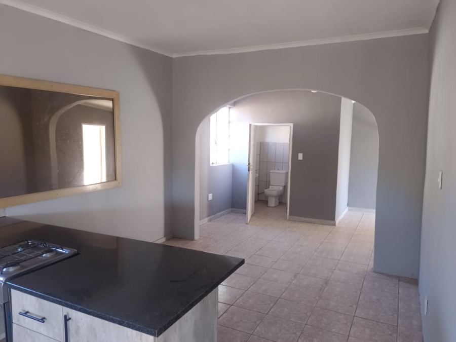 To Let 2 Bedroom Property for Rent in Loumarina A H Gauteng