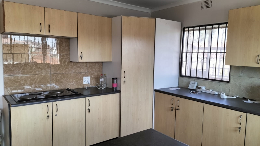 6 Bedroom Property for Sale in Newclare Gauteng
