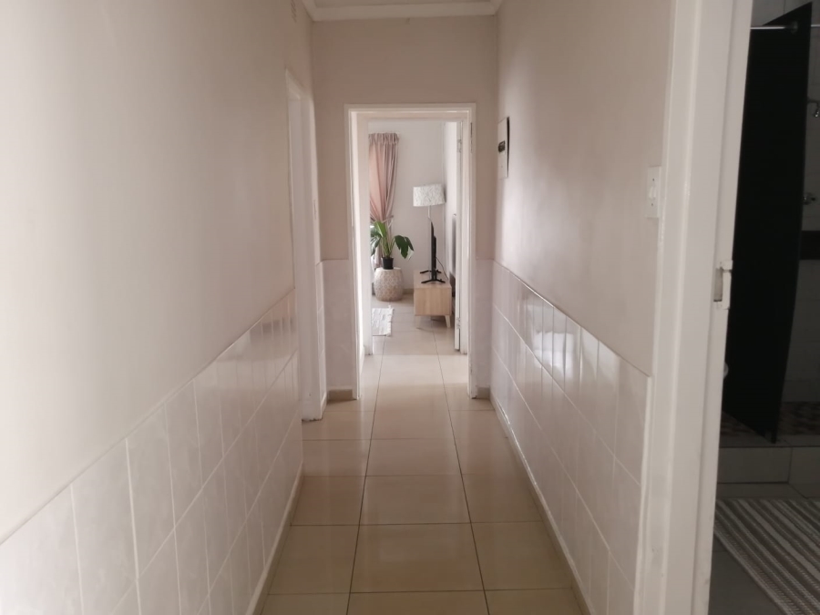 6 Bedroom Property for Sale in Newclare Gauteng