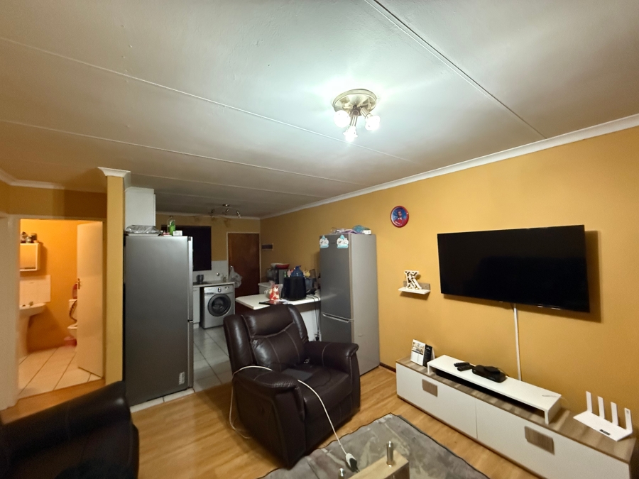 2 Bedroom Property for Sale in Carenvale Gauteng