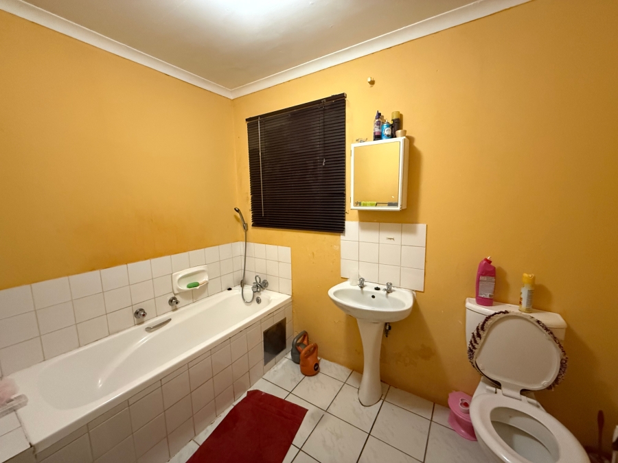2 Bedroom Property for Sale in Carenvale Gauteng