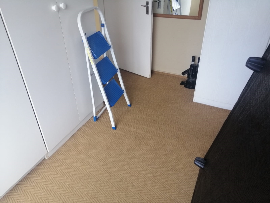 To Let 2 Bedroom Property for Rent in Florida Glen Gauteng
