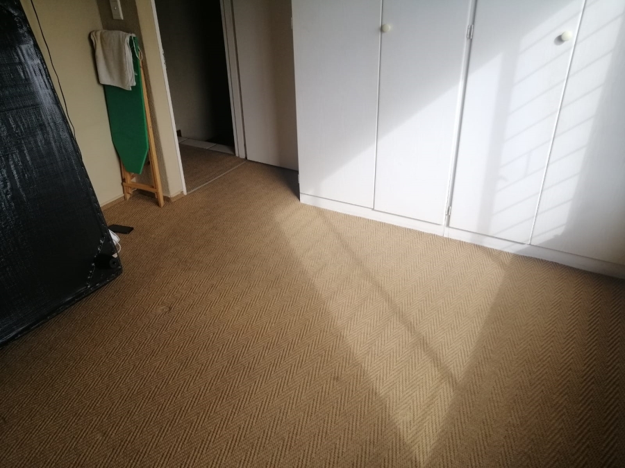 To Let 2 Bedroom Property for Rent in Florida Glen Gauteng