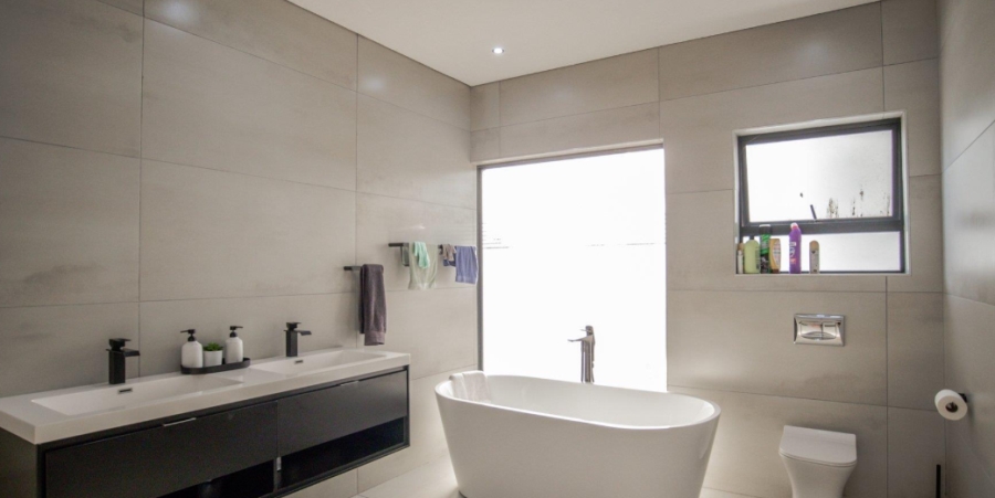 4 Bedroom Property for Sale in The Orchards Gauteng