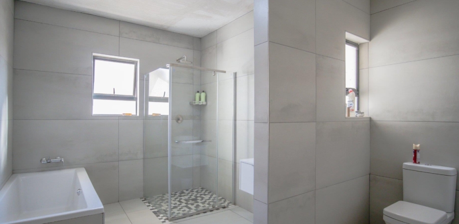 4 Bedroom Property for Sale in The Orchards Gauteng
