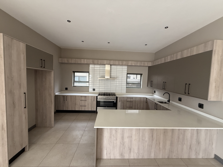 4 Bedroom Property for Sale in Homes Haven Gauteng