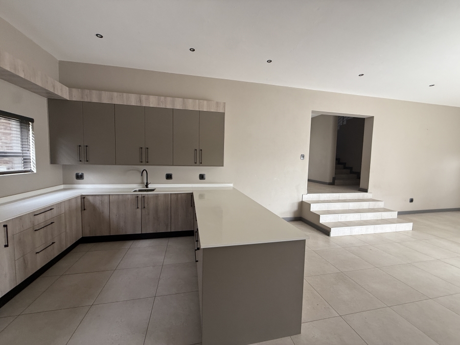 4 Bedroom Property for Sale in Homes Haven Gauteng