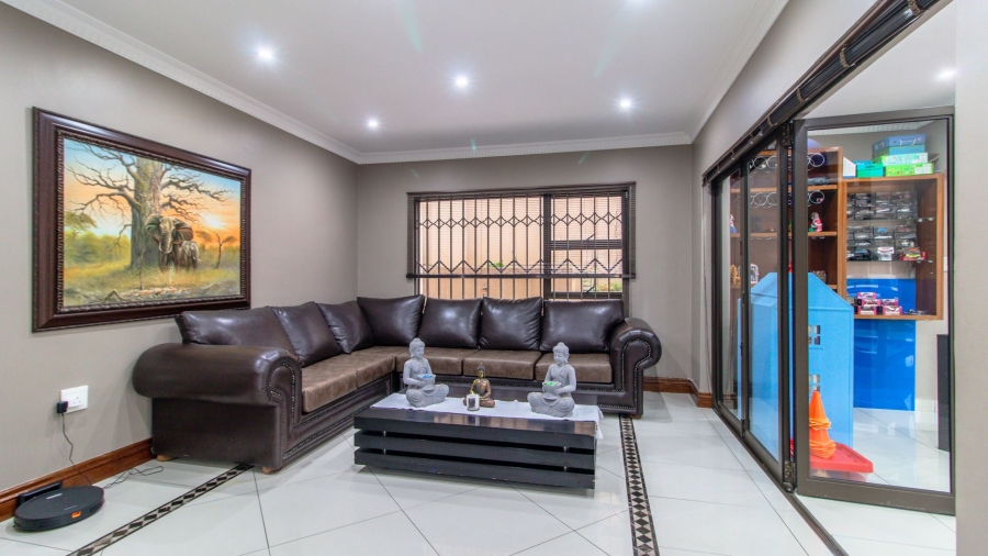 4 Bedroom Property for Sale in Bassonia Gauteng