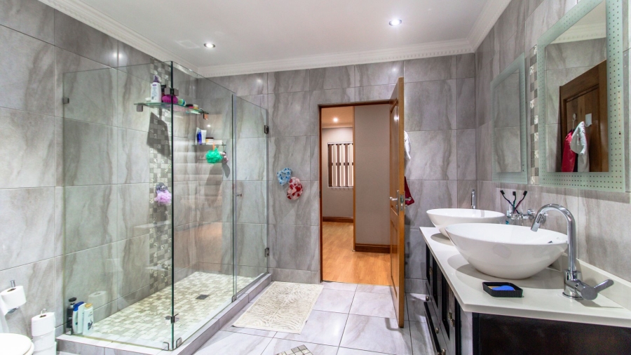4 Bedroom Property for Sale in Bassonia Gauteng