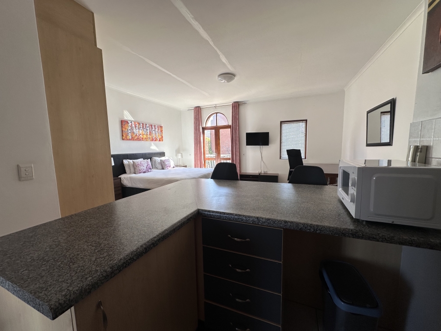 To Let 1 Bedroom Property for Rent in Sandown Gauteng