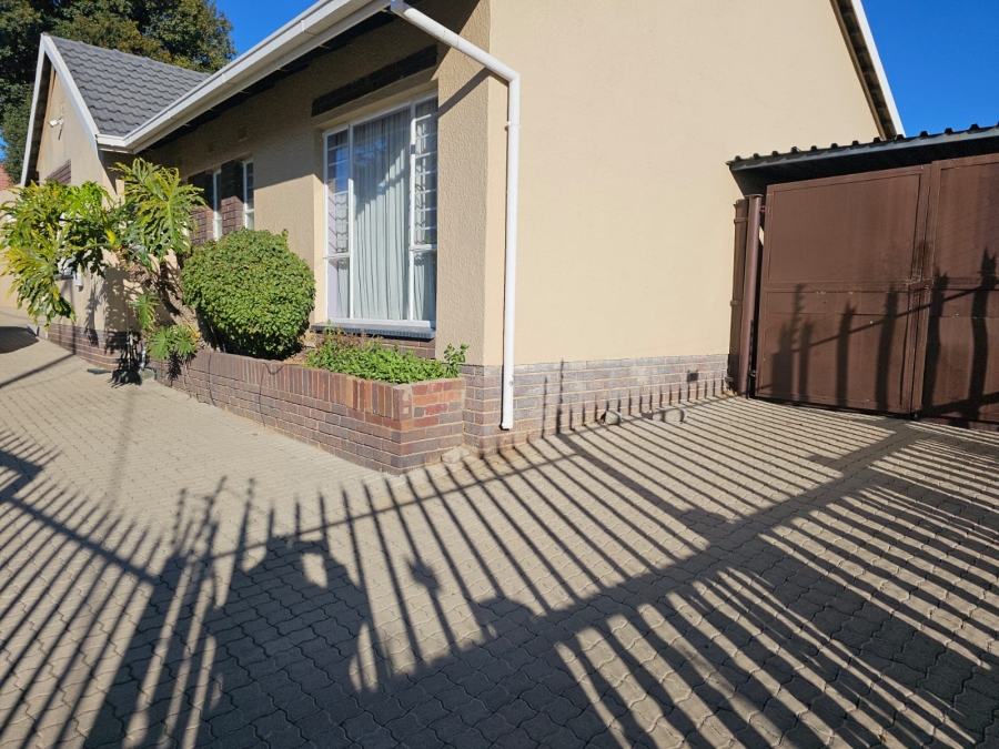 4 Bedroom Property for Sale in Southdale Gauteng