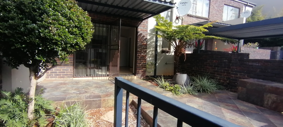 To Let 2 Bedroom Property for Rent in Sugar Bush Estate Gauteng