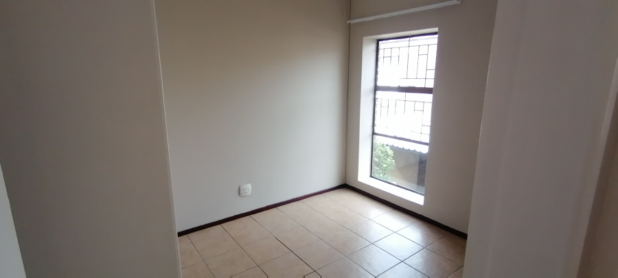 To Let 2 Bedroom Property for Rent in Sugar Bush Estate Gauteng