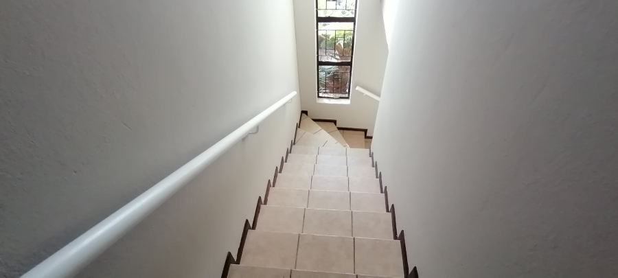 To Let 2 Bedroom Property for Rent in Sugar Bush Estate Gauteng