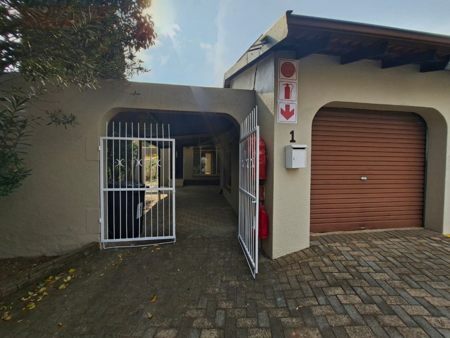 2 Bedroom Property for Sale in Rant En Dal Gauteng