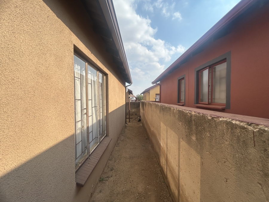 2 Bedroom Property for Sale in Soshanguve VV Gauteng