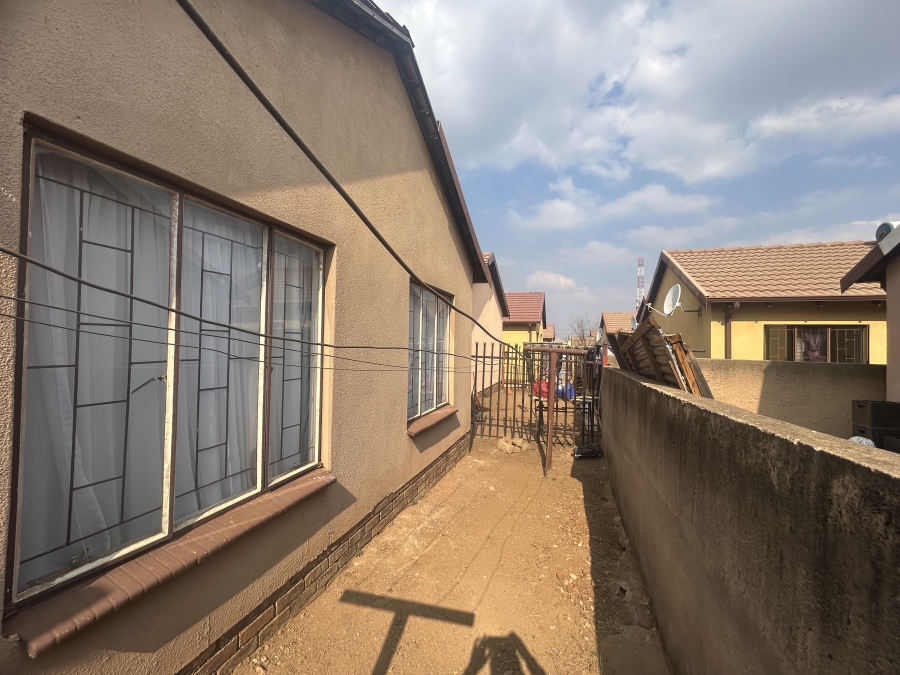 2 Bedroom Property for Sale in Soshanguve VV Gauteng