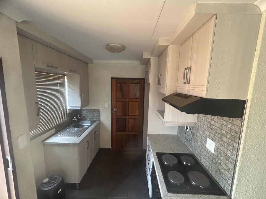 2 Bedroom Property for Sale in Soshanguve VV Gauteng