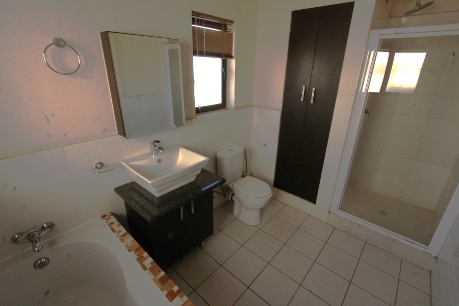 To Let 2 Bedroom Property for Rent in Noordwyk Gauteng