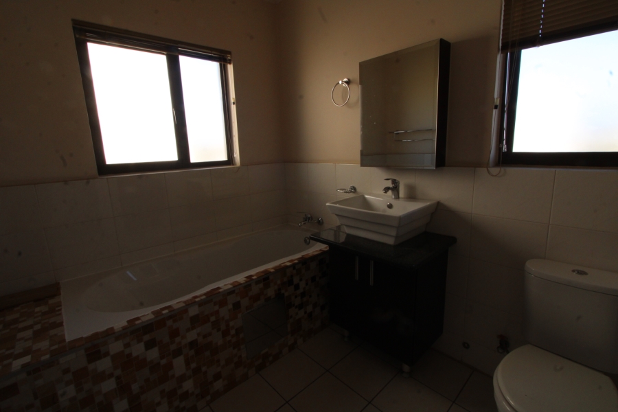To Let 2 Bedroom Property for Rent in Noordwyk Gauteng