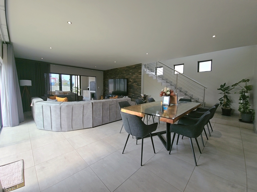 4 Bedroom Property for Sale in Midstream Meadows Gauteng