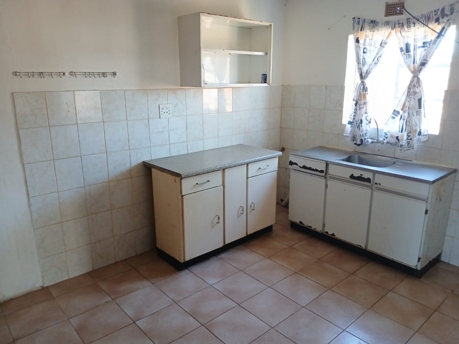 6 Bedroom Property for Sale in Bultfontein A H Gauteng
