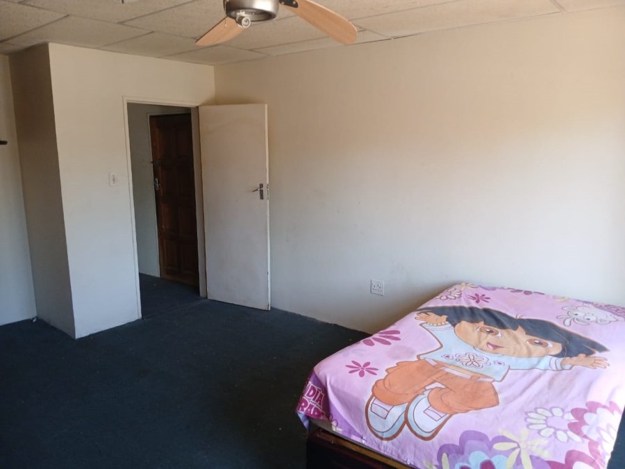 6 Bedroom Property for Sale in Bultfontein A H Gauteng
