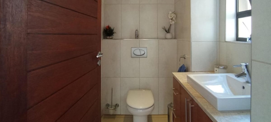 5 Bedroom Property for Sale in Mooikloof Glen Gauteng