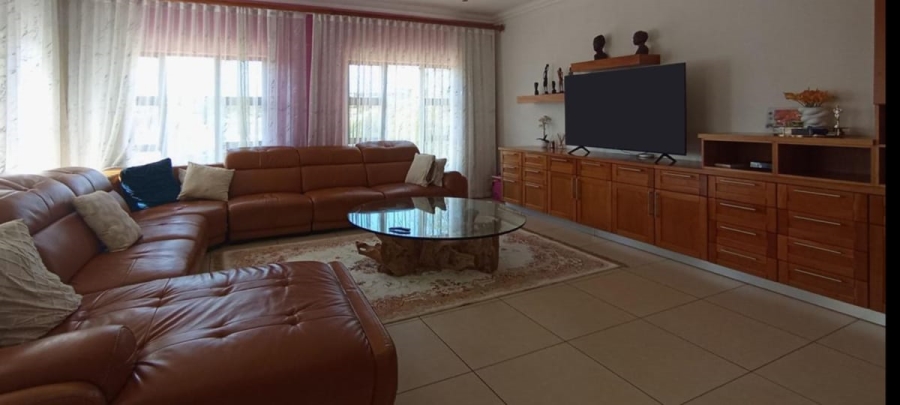 5 Bedroom Property for Sale in Mooikloof Glen Gauteng