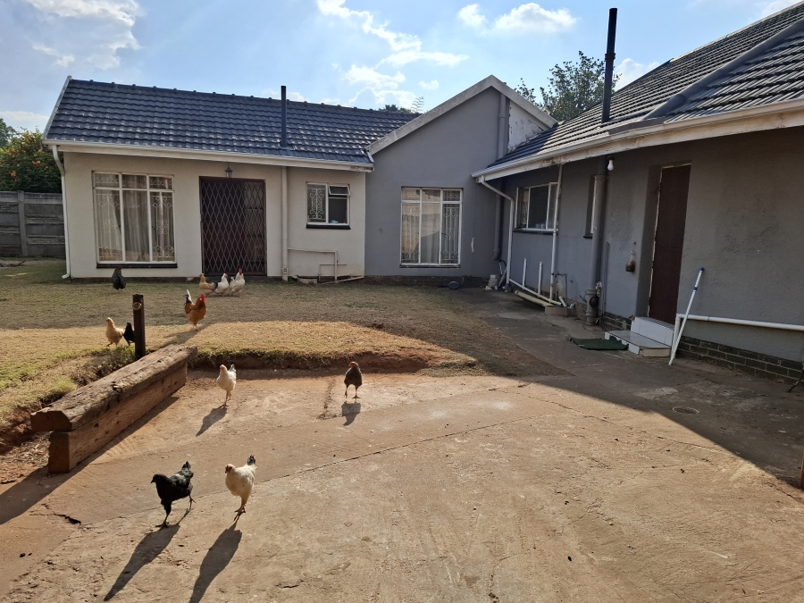 5 Bedroom Property for Sale in Birchleigh Gauteng
